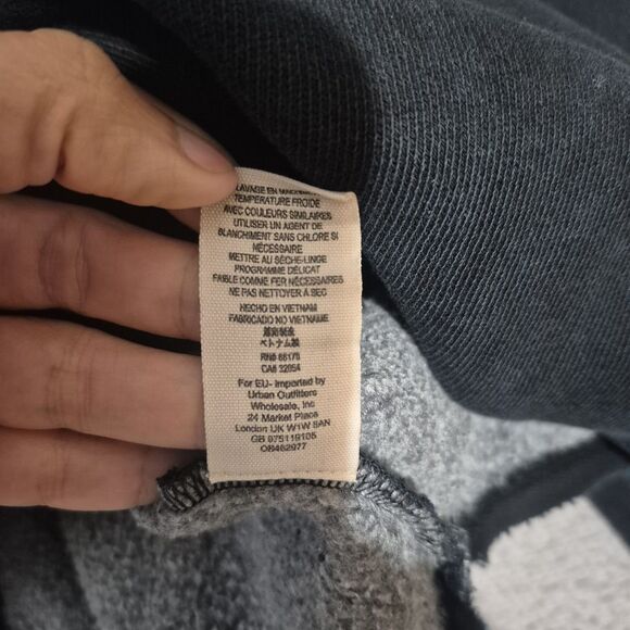 Free People Women's Cotton Long Sleeve V-Neck Westeros Distressed Sweatshirt M - Picture 4 of 7